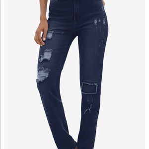 Distressed 24/7 jeans